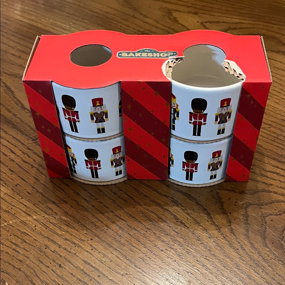 The Bakeshop Toy Soldier Ramekin Set,‎ new